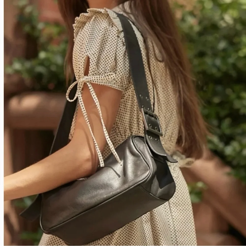 NWT Free People Arm Candy Shoulder Bag - Black - Picture 2 of 14